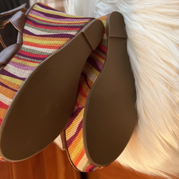 Madden Girl Womens Sandals tan and Wedge Heels Ankle Strap 7.5 - Picture 3 of 4